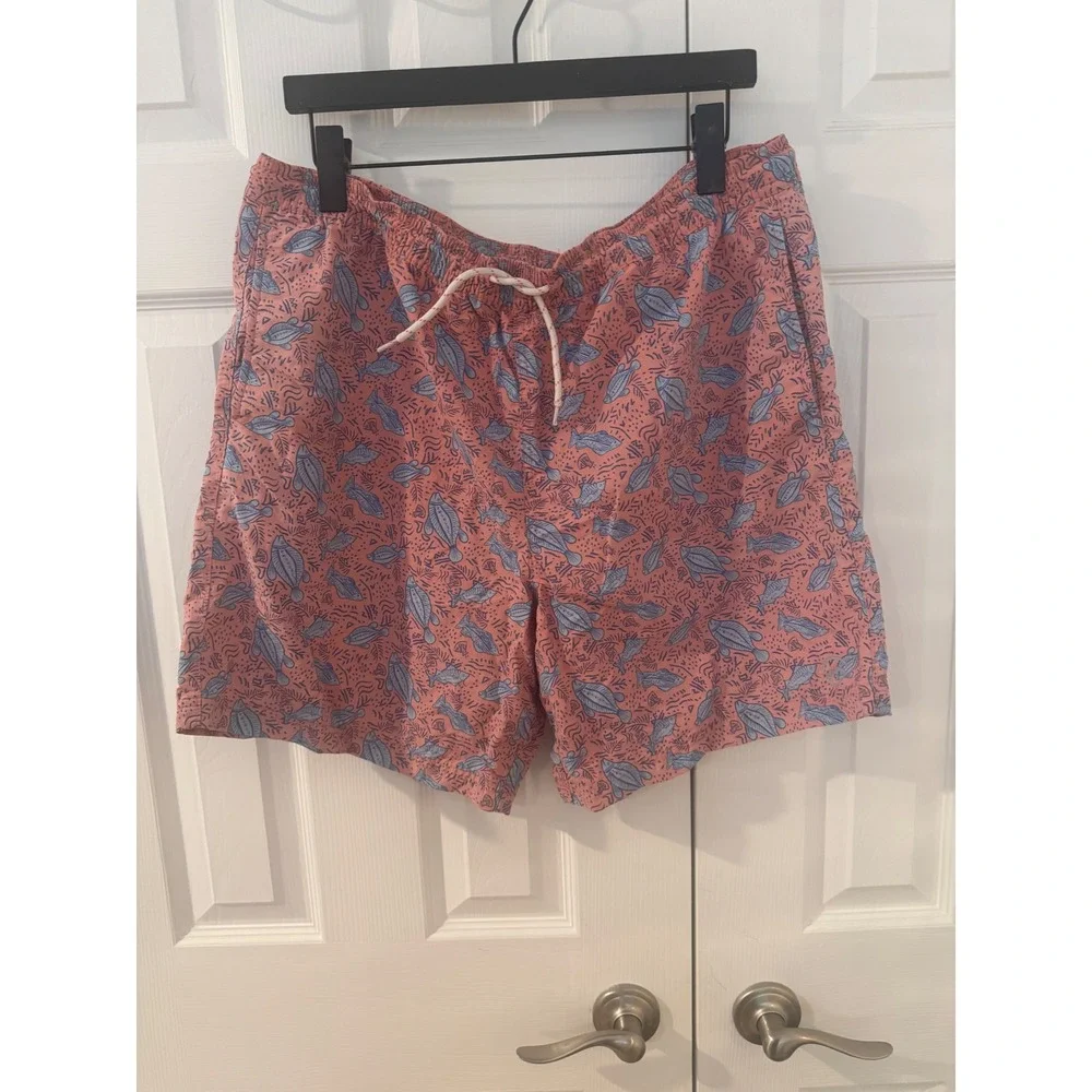 Magellan Outdoors Mens Salmon Pink Fish Print Swim Trunks linerless Large. EUC